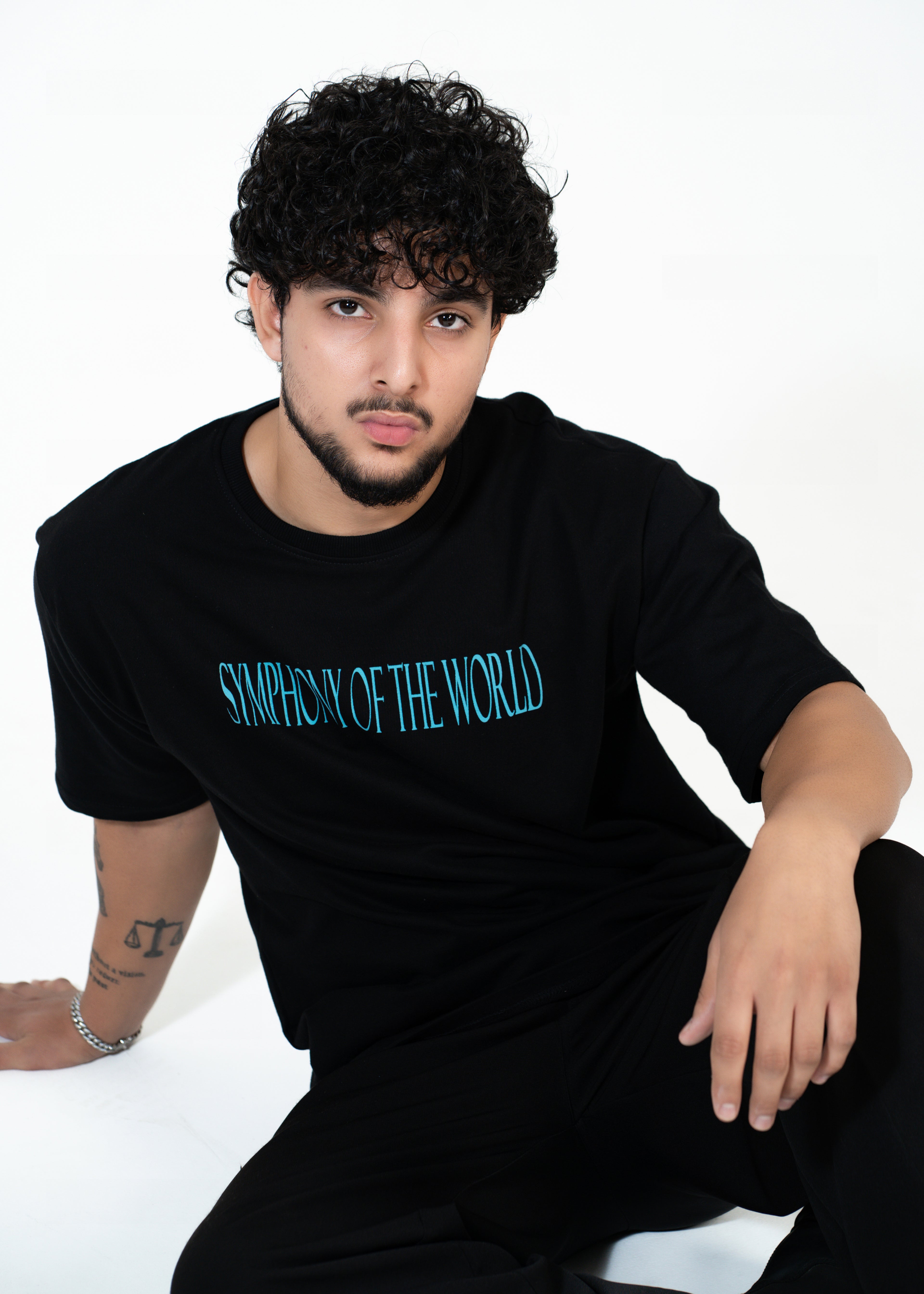 Symphony Of The World Oversized tee